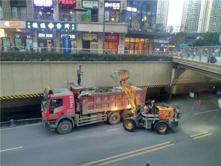 混凝土拆除公司价格成都混凝土拆除地下室拆除清运